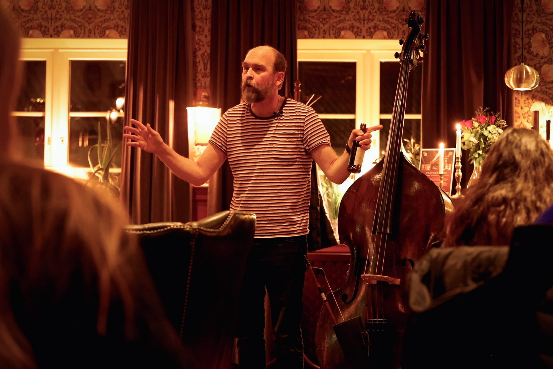 Teatermiddag med Tomas Lindström i föreställningen Kontrabasen